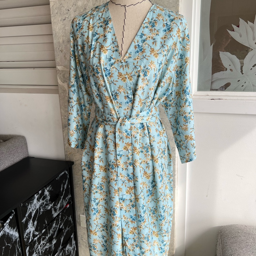 Blue Tropical Pattern Robes, Rayon Robe - Picture 8 of 9